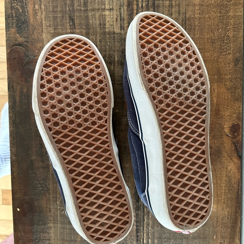 Vans - Picture 3 of 3